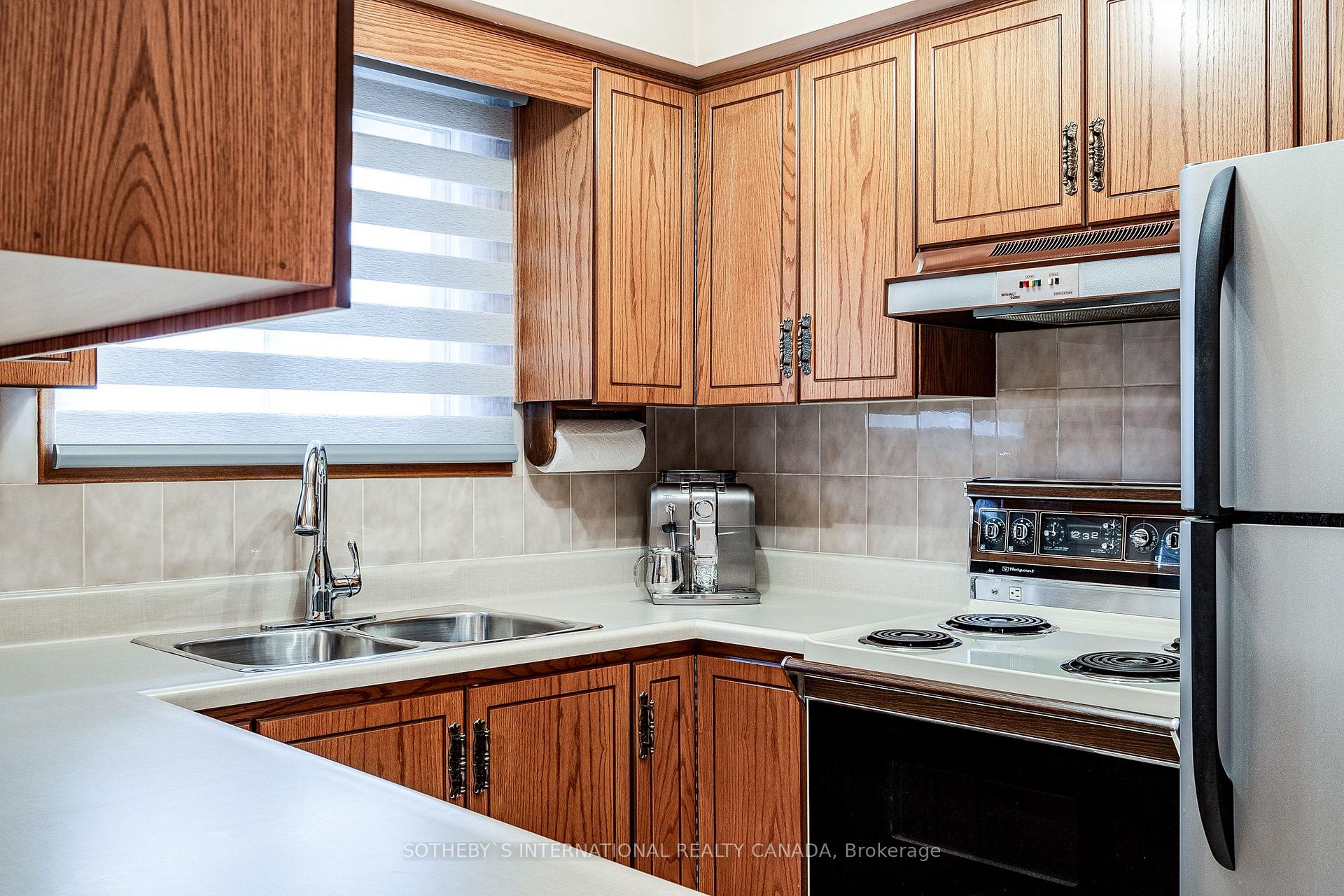 Photo 14 of 403 Jackson Street W, Hamilton, Kirkendall — HOMEH
