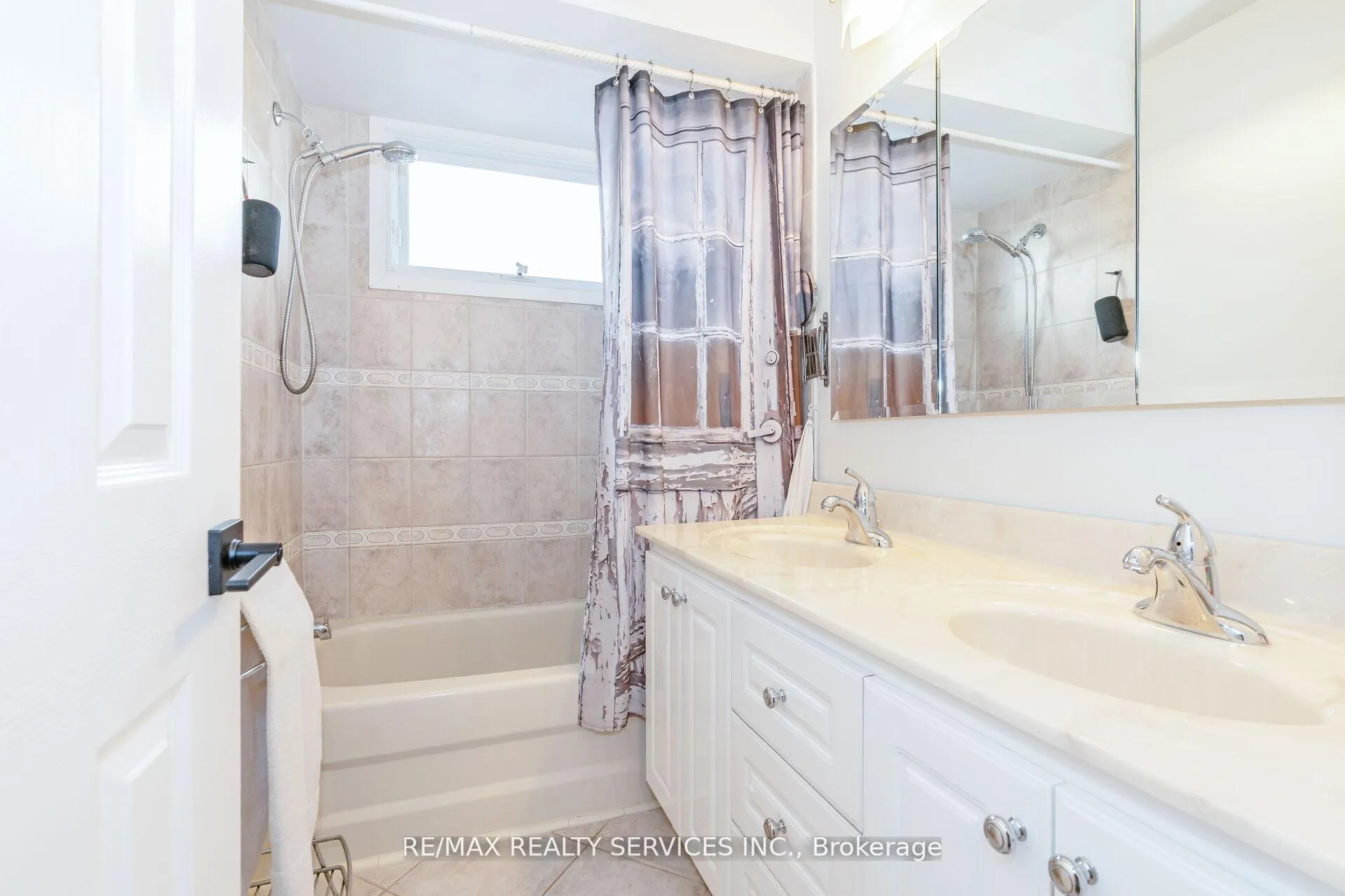 Photo 187 of 18 Mitchell Avenue, Brampton, Heart Lake West — HOMEH