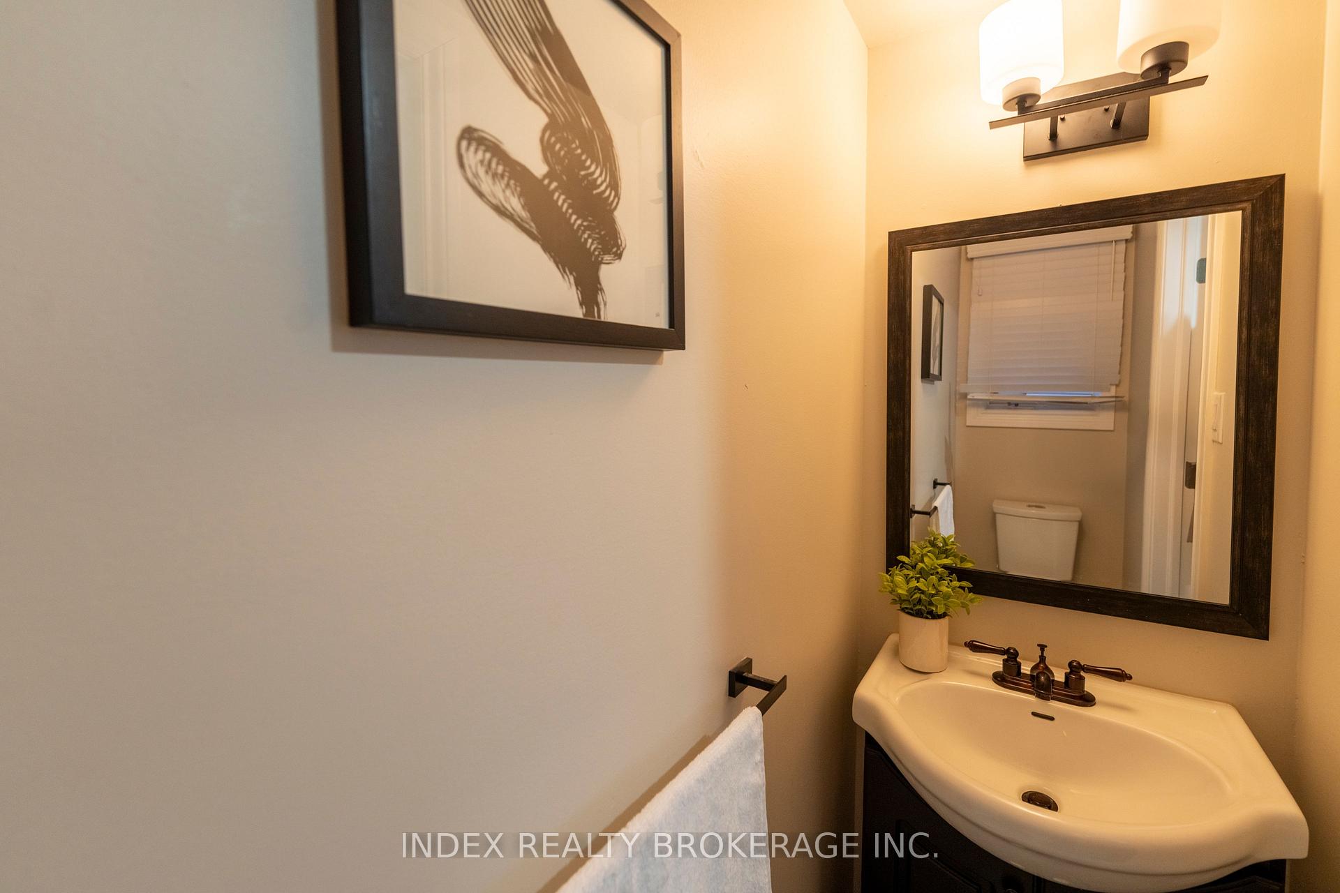 Photo 5 of 52 Jameson Crescent, Brampton, Northgate — HOMEH