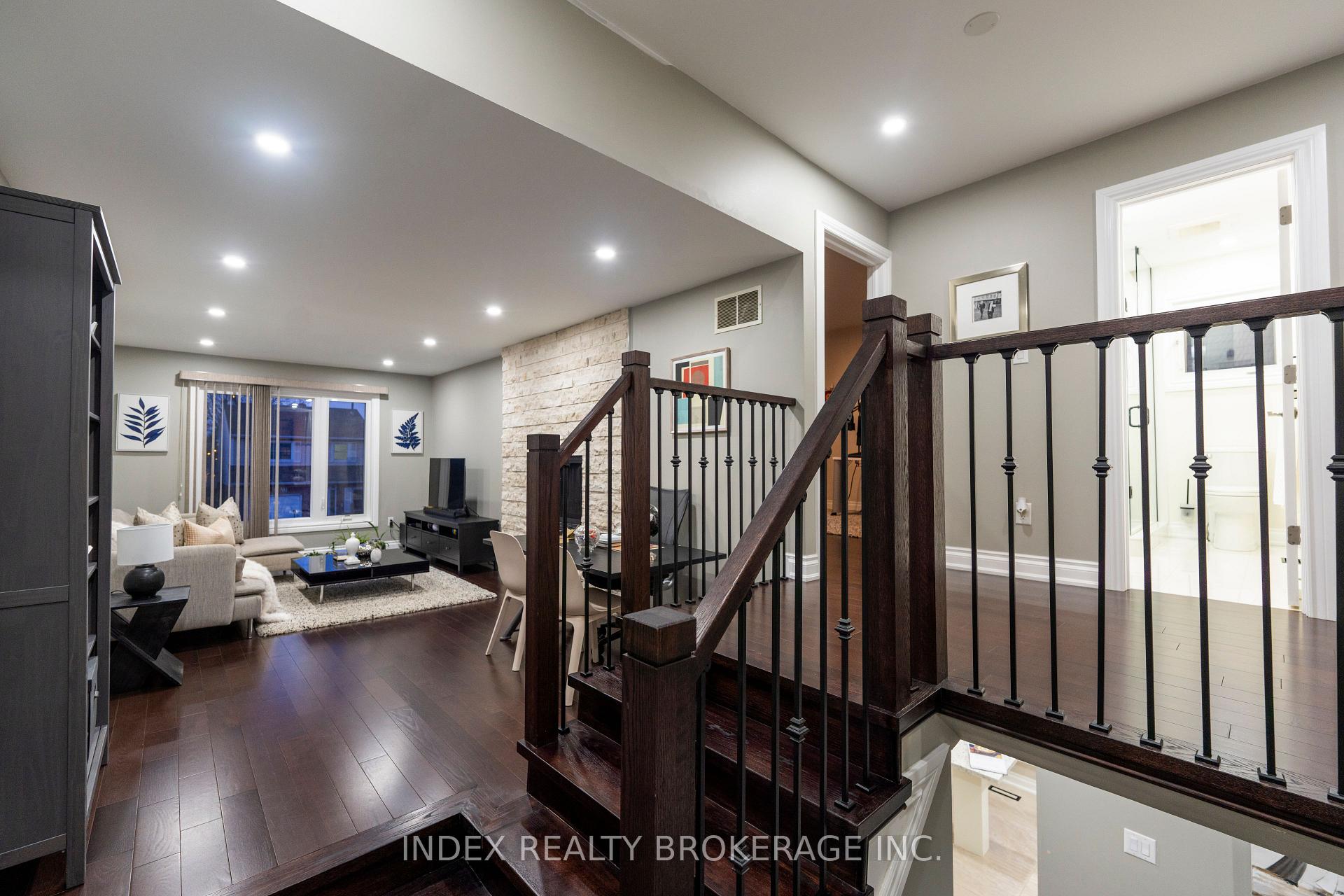 Photo 10 of 52 Jameson Crescent, Brampton, Northgate — HOMEH