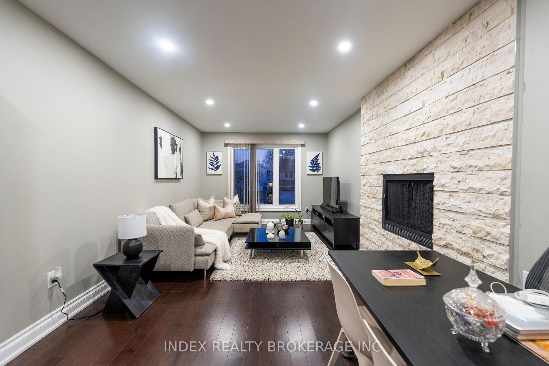Photo 11 of 52 Jameson Crescent, Brampton, Northgate — HOMEH