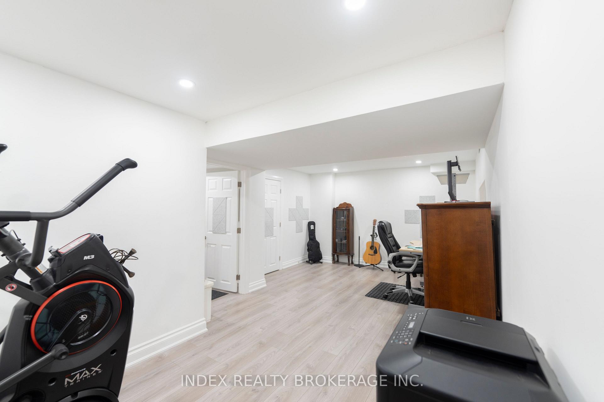 Photo 33 of 52 Jameson Crescent, Brampton, Northgate — HOMEH
