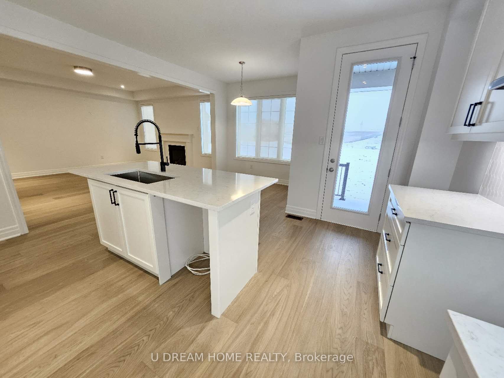 Photo 26 of 6 Berczy Manor Crescent, Markham, Rural Markham — HOMEH