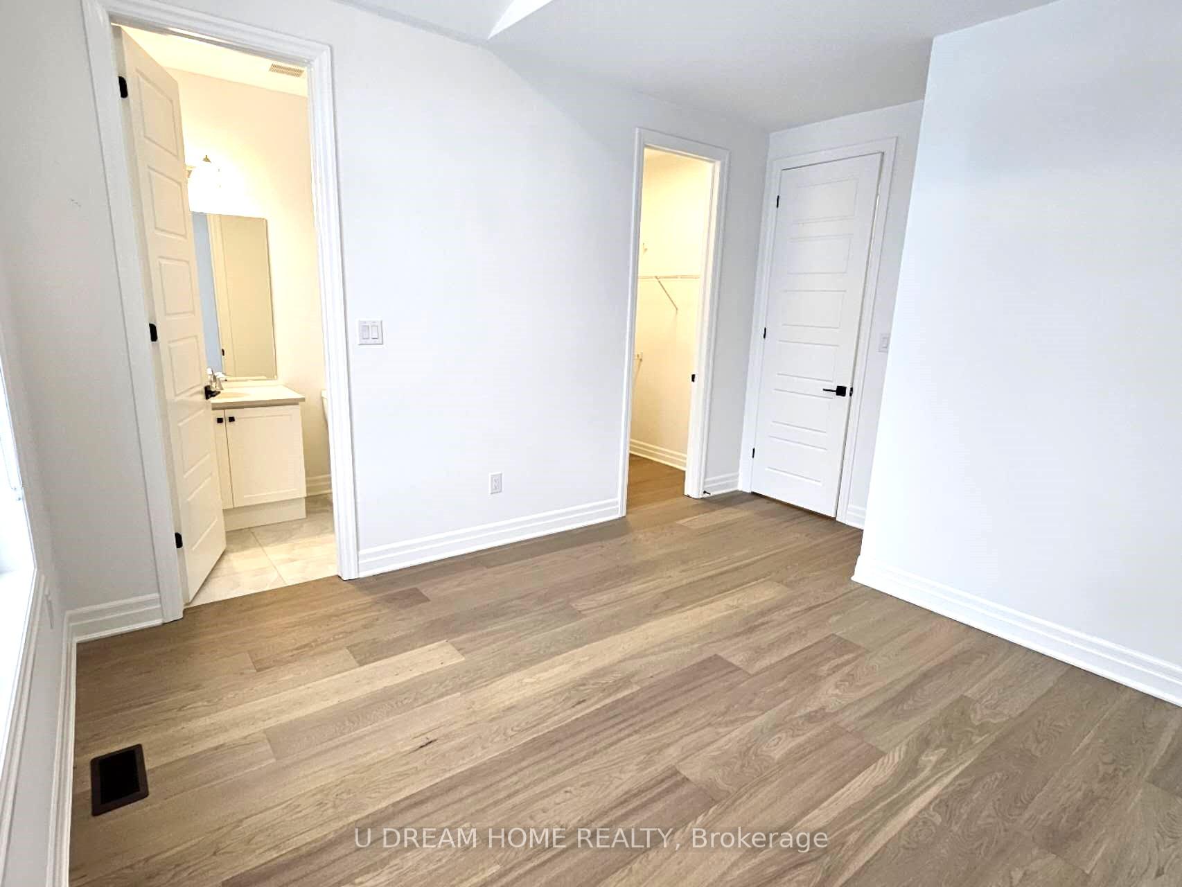Photo 36 of 6 Berczy Manor Crescent, Markham, Rural Markham — HOMEH
