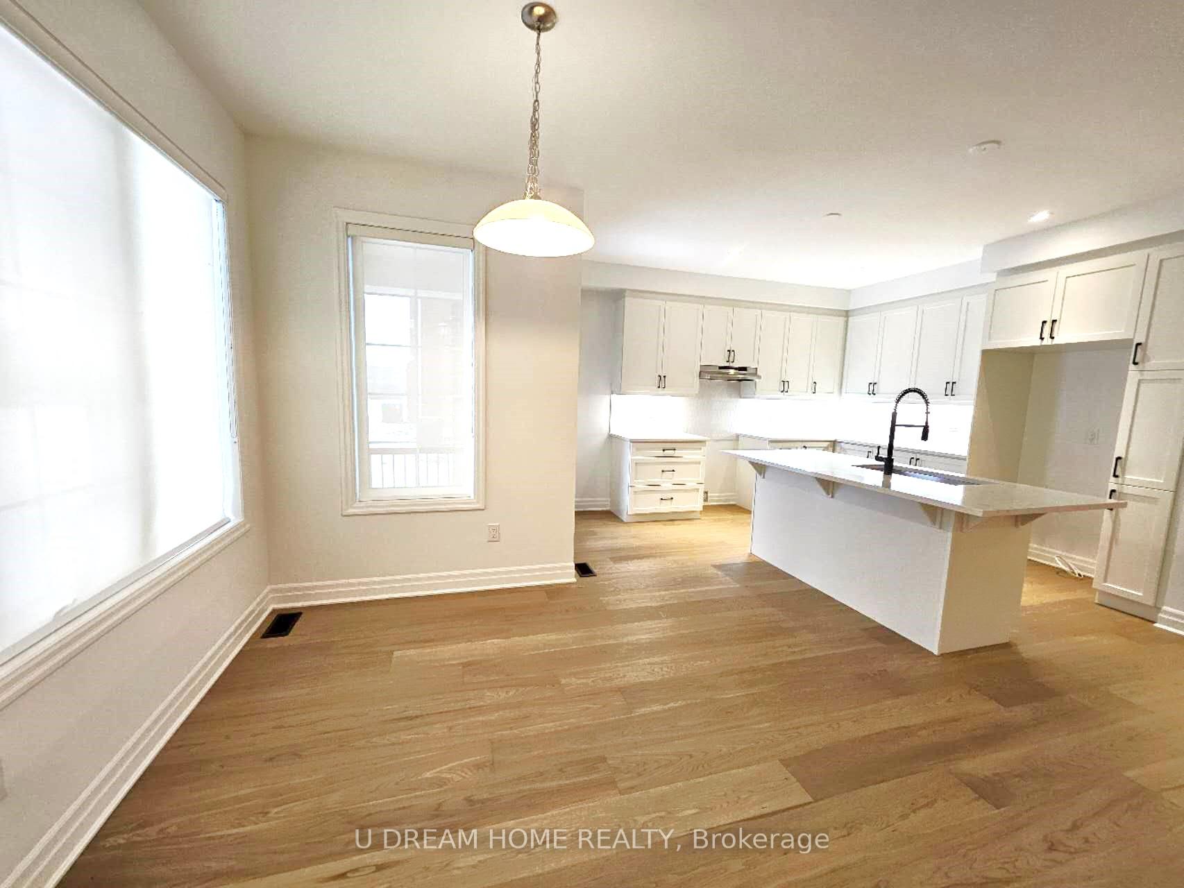 Photo 3 of 6 Berczy Manor Crescent, Markham, Rural Markham — HOMEH