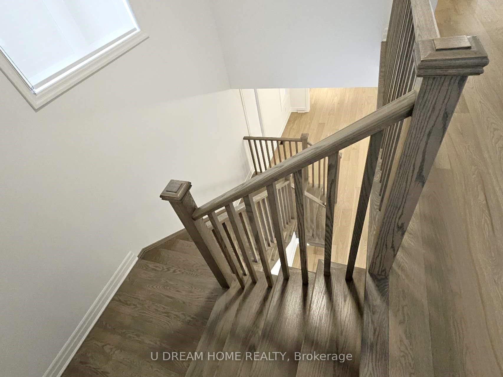 Photo 10 of 6 Berczy Manor Crescent, Markham, Rural Markham — HOMEH