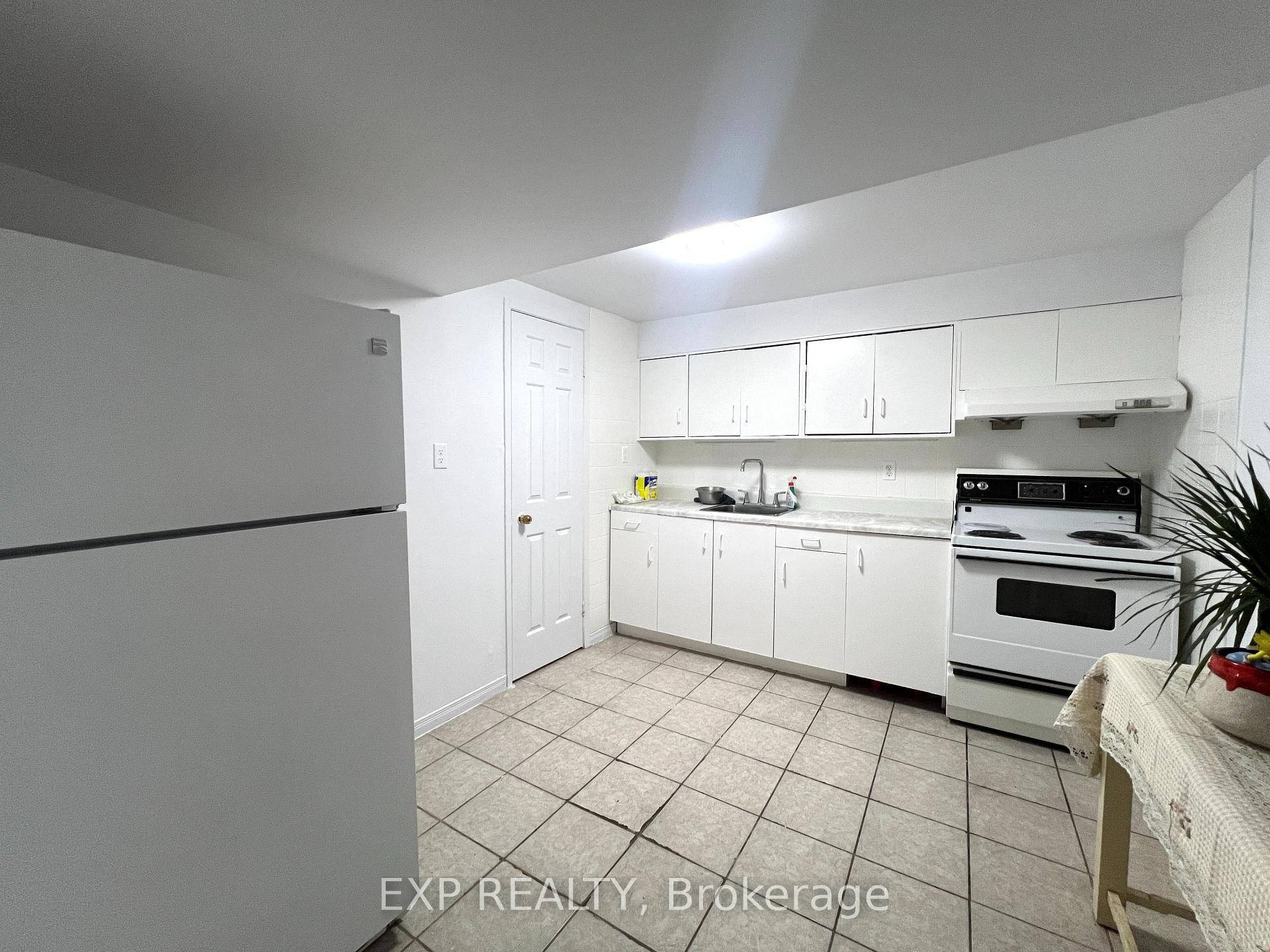 Photo 5 of Unit Lower, 3 Hildenboro Square, Scarborough, L'Amoreaux — HOMEH