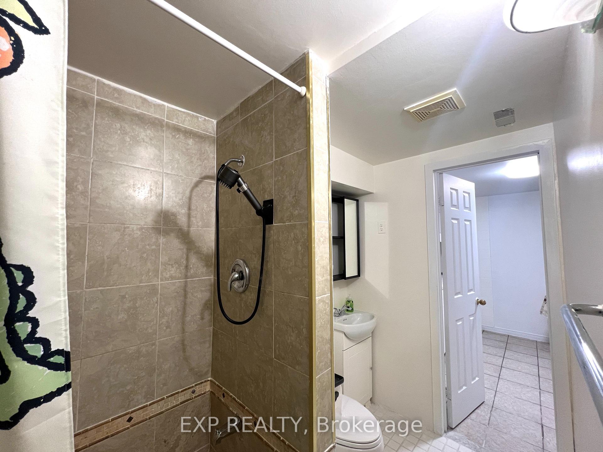 Photo 7 of Unit Lower, 3 Hildenboro Square, Scarborough, L'Amoreaux — HOMEH