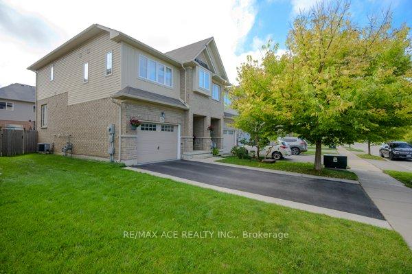 Photo 22 of 136 Palacebeach Trail, Hamilton, Lakeshore — HOMEH