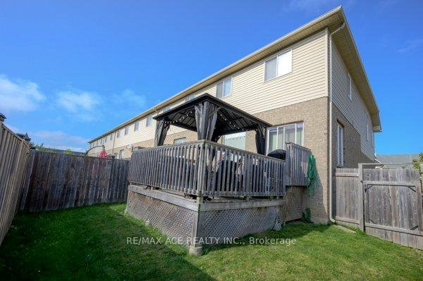Photo 53 of 136 Palacebeach Trail, Hamilton, Lakeshore — HOMEH