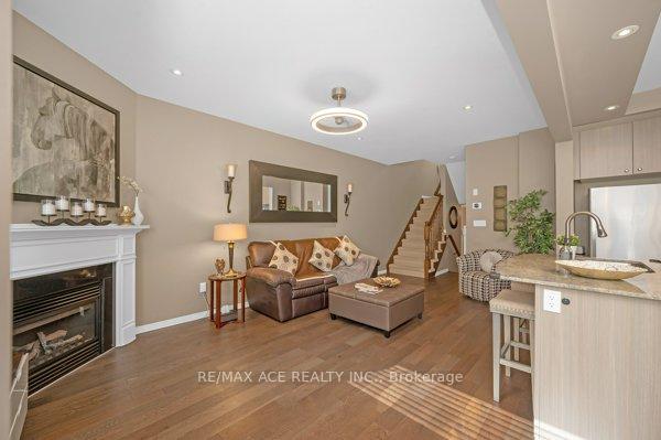 Photo 11 of 136 Palacebeach Trail, Hamilton, Lakeshore — HOMEH