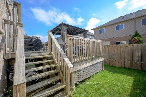 Photo 71 of 136 Palacebeach Trail, Hamilton, Lakeshore — HOMEH