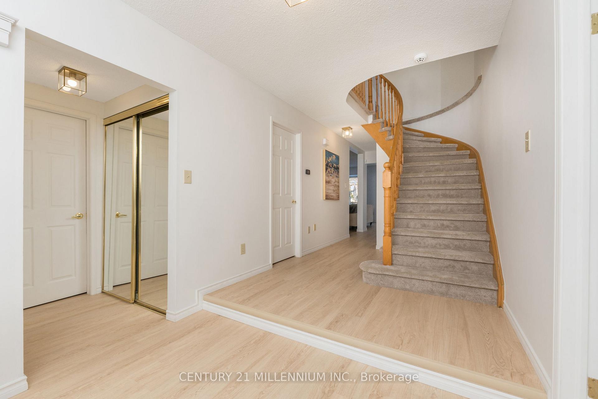 Photo 6 of 28 Napanee Street, Brampton, Westgate — HOMEH