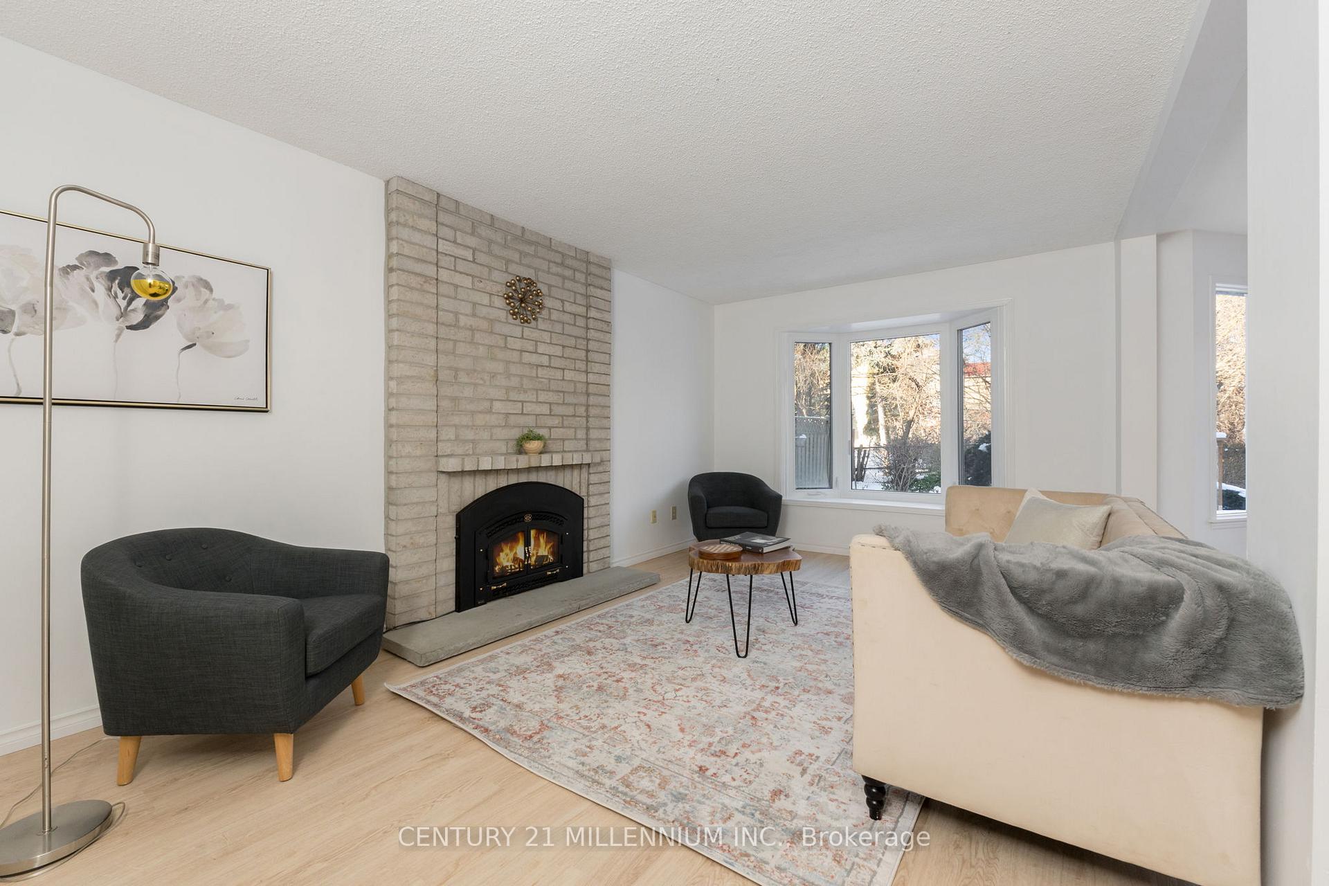 Photo 10 of 28 Napanee Street, Brampton, Westgate — HOMEH