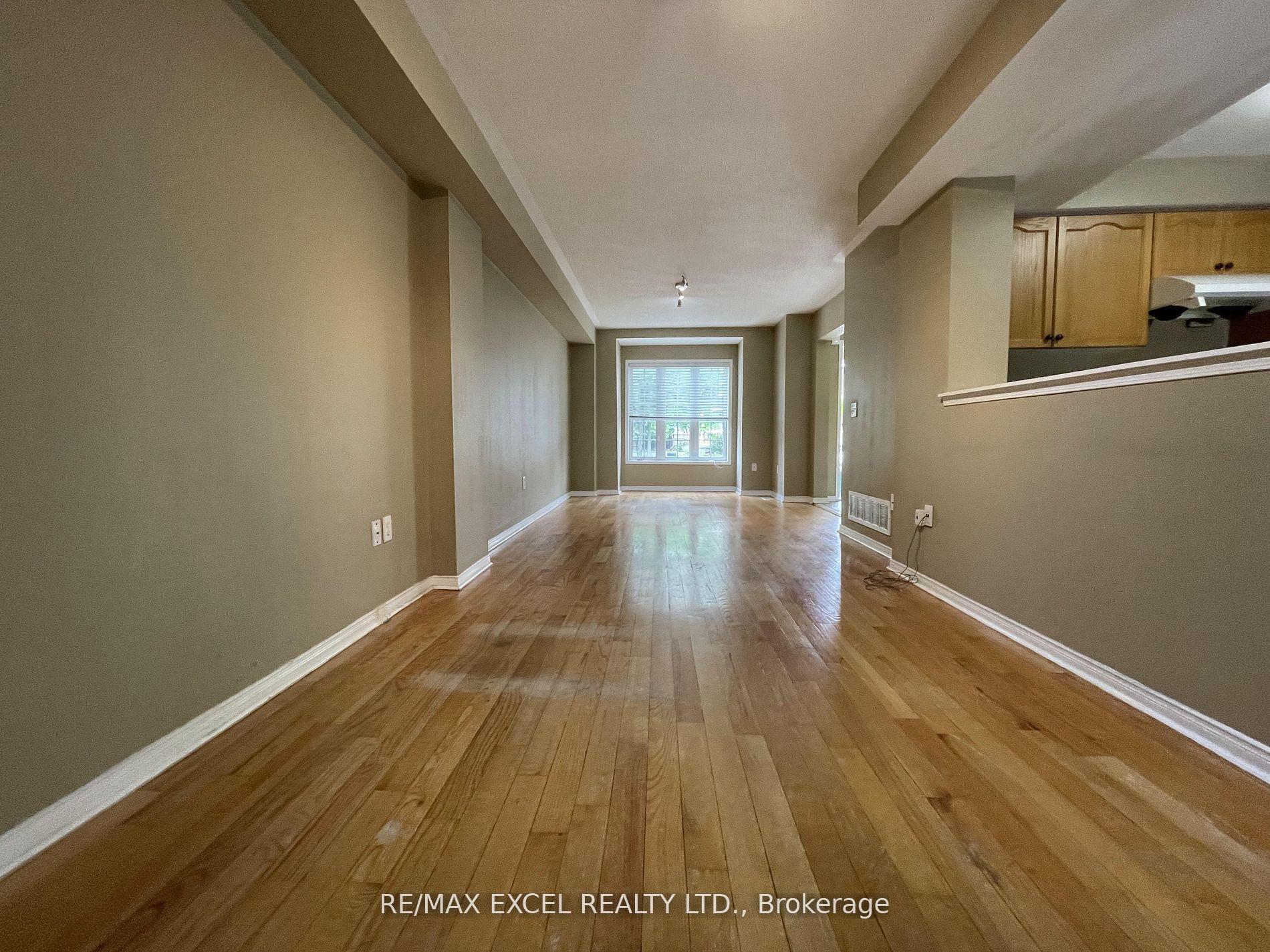 Photo 3 of 353 Bur Oak Avenue, Markham, Berczy — HOMEH