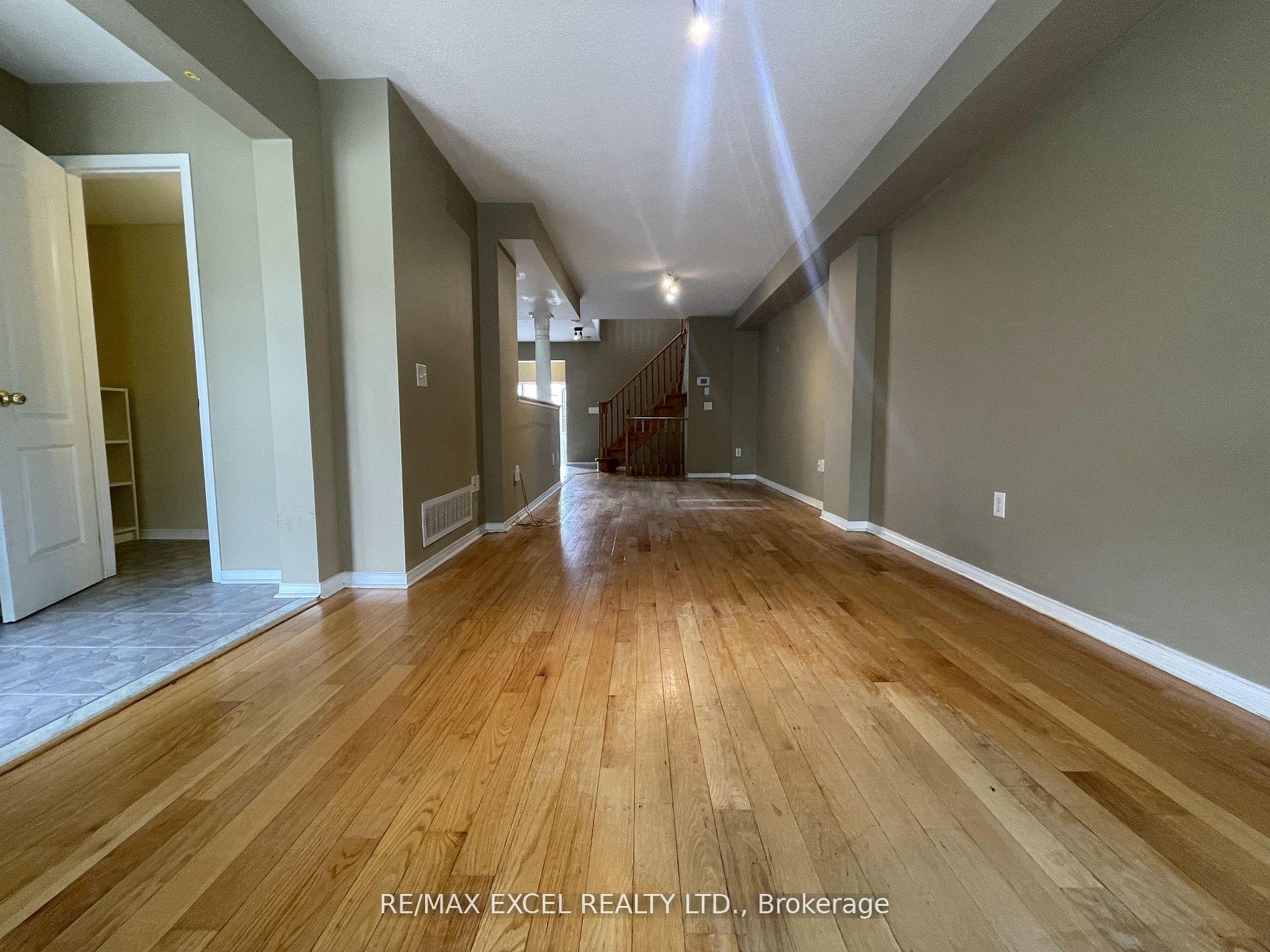 Photo 6 of 353 Bur Oak Avenue, Markham, Berczy — HOMEH