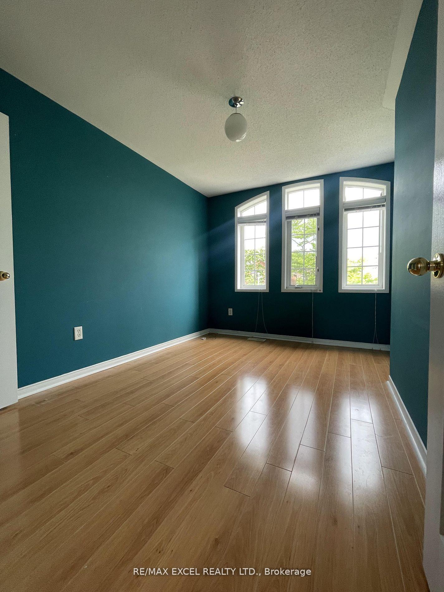 Photo 7 of 353 Bur Oak Avenue, Markham, Berczy — HOMEH