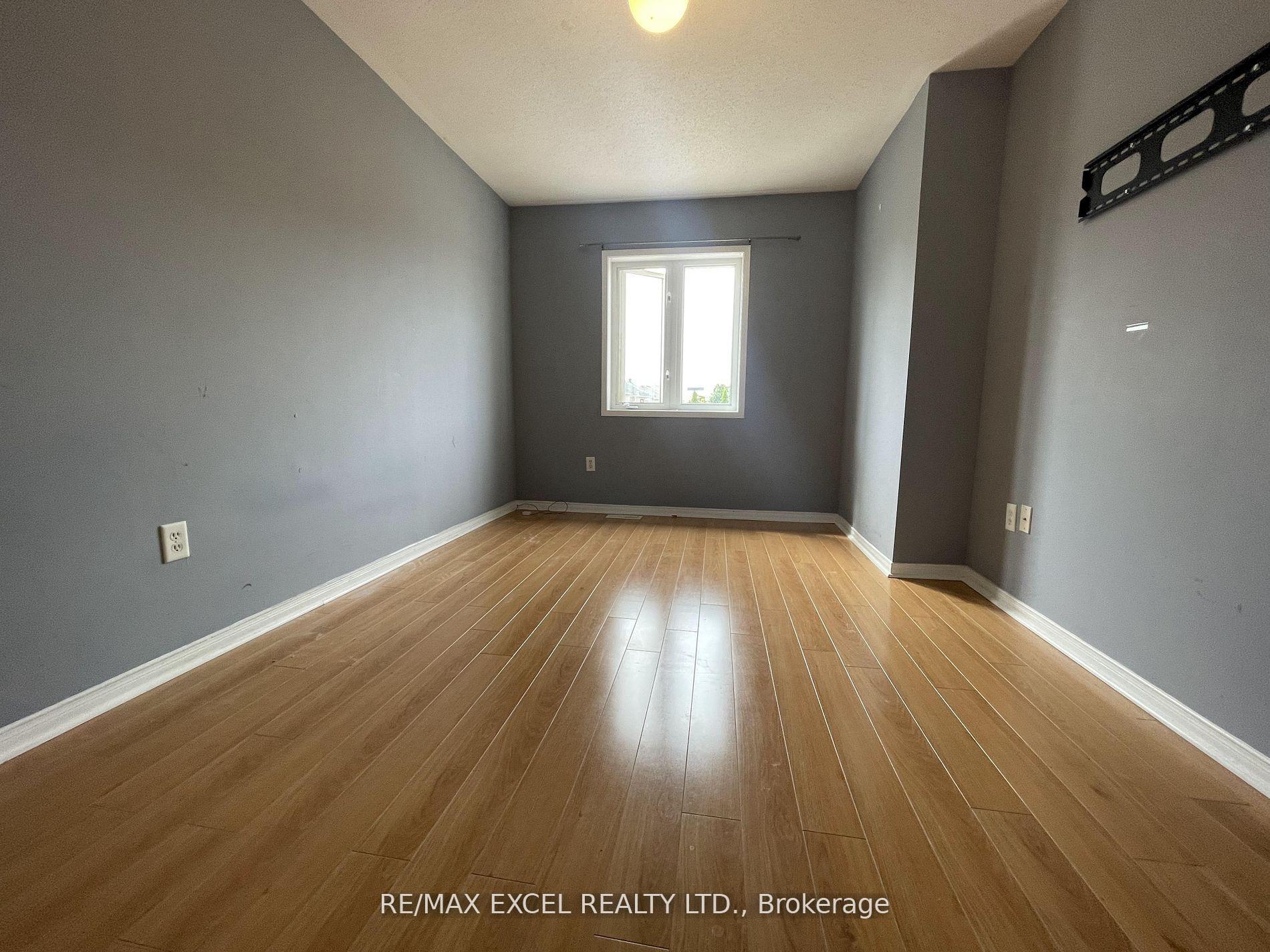 Photo 10 of 353 Bur Oak Avenue, Markham, Berczy — HOMEH