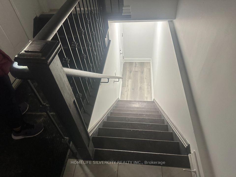 Photo 5 of Unit Bsmnt, 82 Saint Dennis Road, Brampton, Sandringham-Wellington North — HOMEH