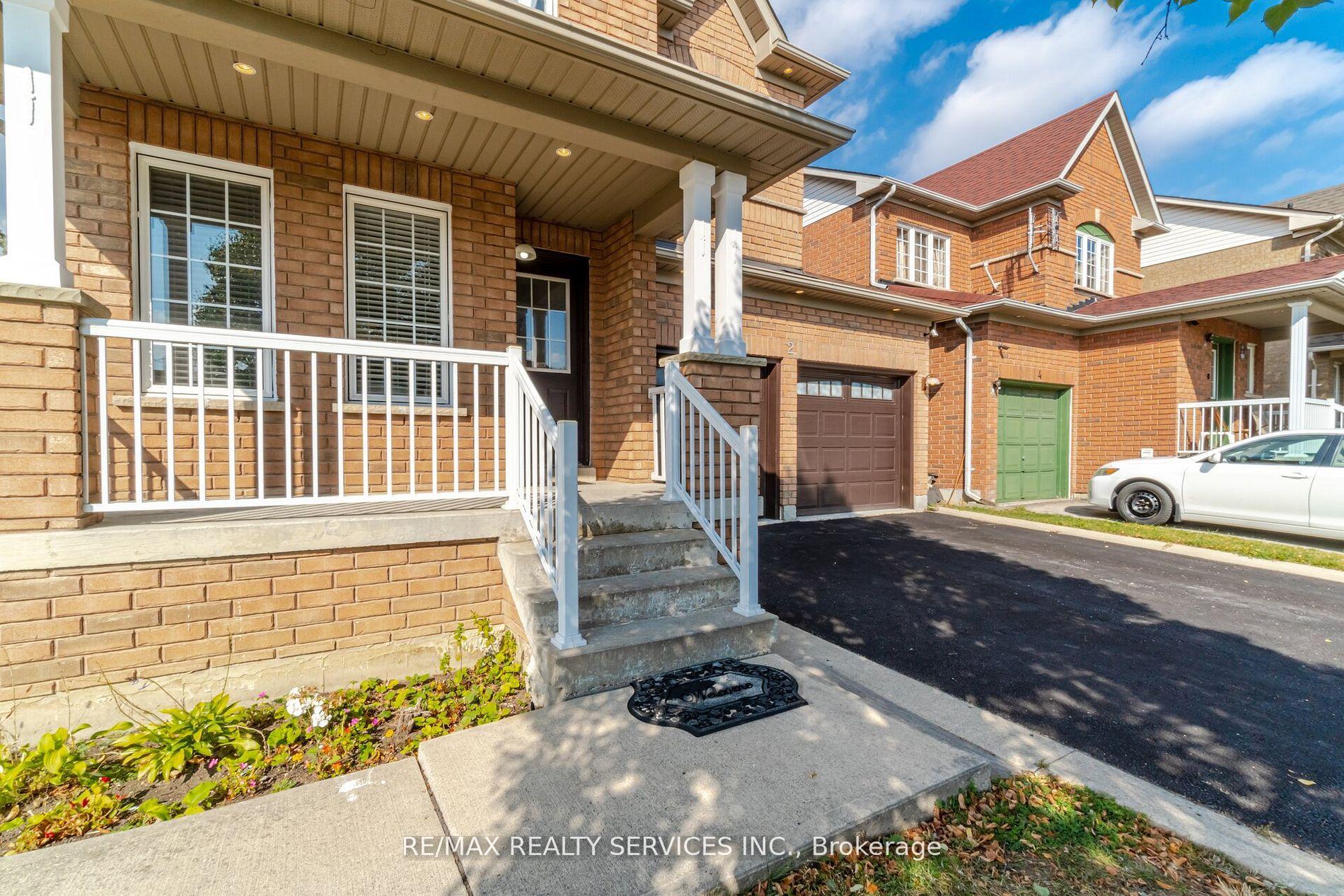 Photo 4 of 2 Grape Trail, Brampton, Fletcher's Meadow — HOMEH