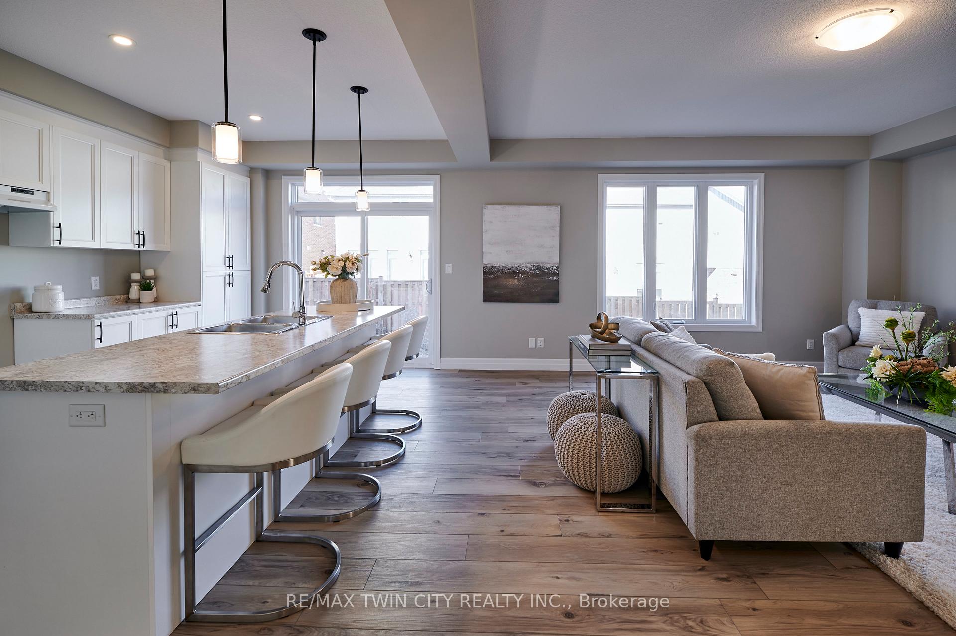 Photo 6 of 360 Chokecherry Crescent, Waterloo — HOMEH