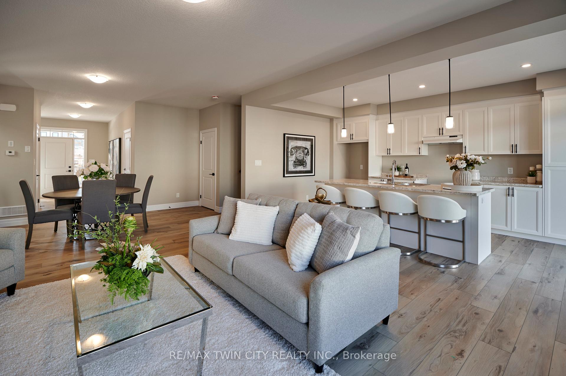 Photo 13 of 360 Chokecherry Crescent, Waterloo — HOMEH