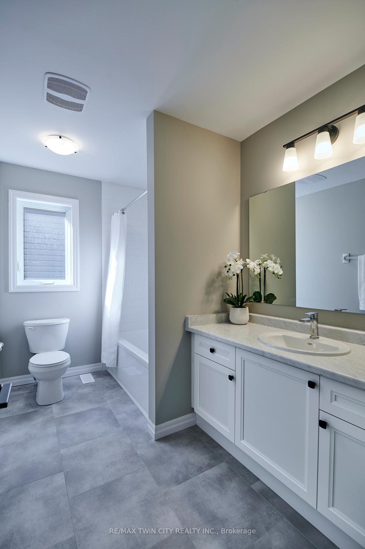 Photo 16 of 360 Chokecherry Crescent, Waterloo — HOMEH