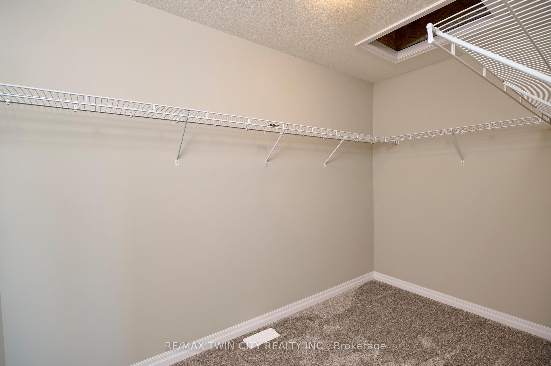 Photo 18 of 360 Chokecherry Crescent, Waterloo — HOMEH