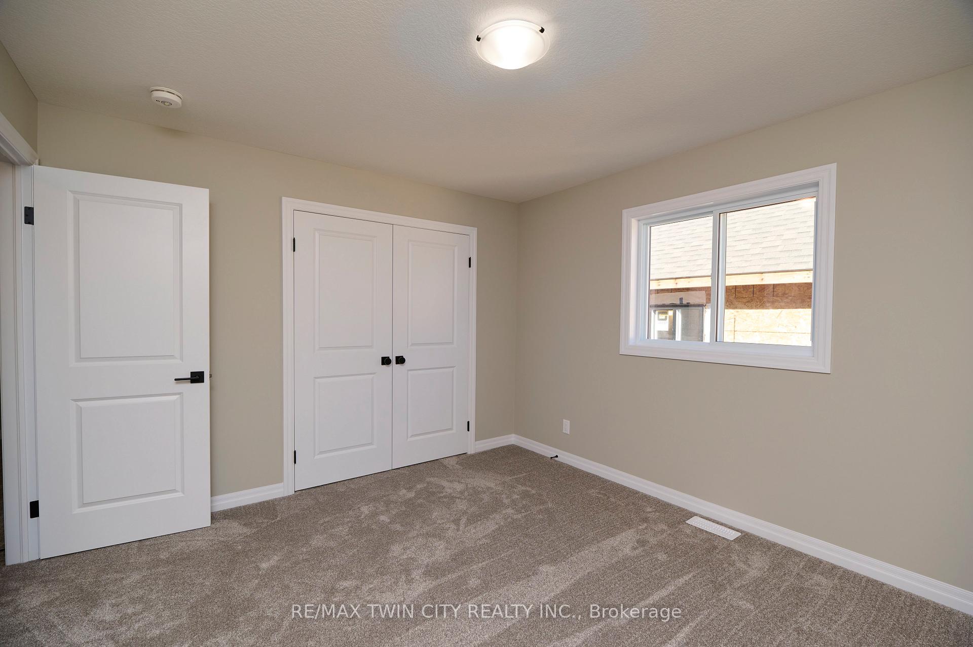 Photo 28 of 360 Chokecherry Crescent, Waterloo — HOMEH