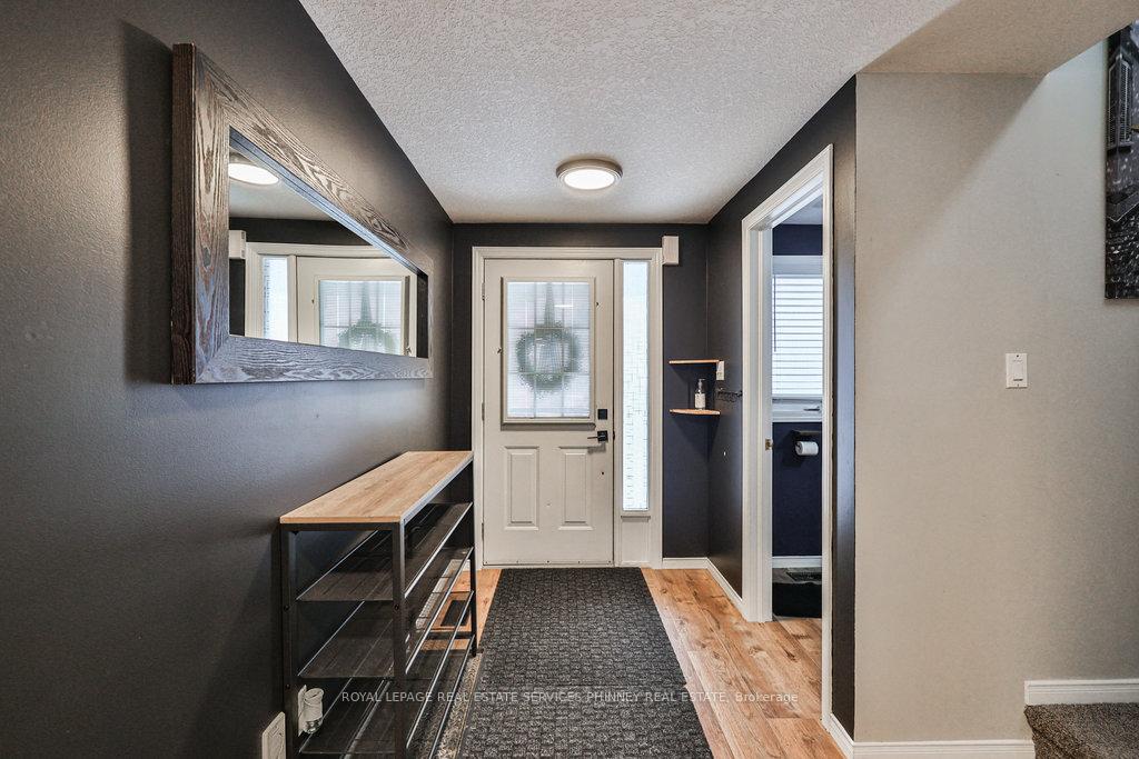 Photo 3 of 19 Tisdale Court, Kitchener — HOMEH
