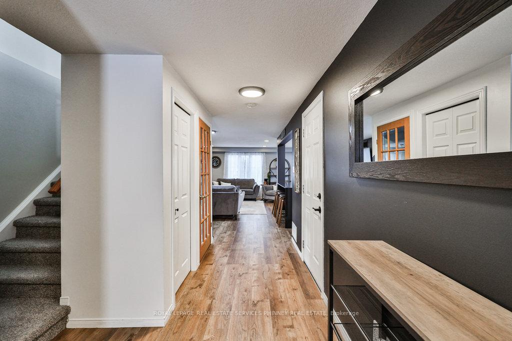Photo 4 of 19 Tisdale Court, Kitchener — HOMEH
