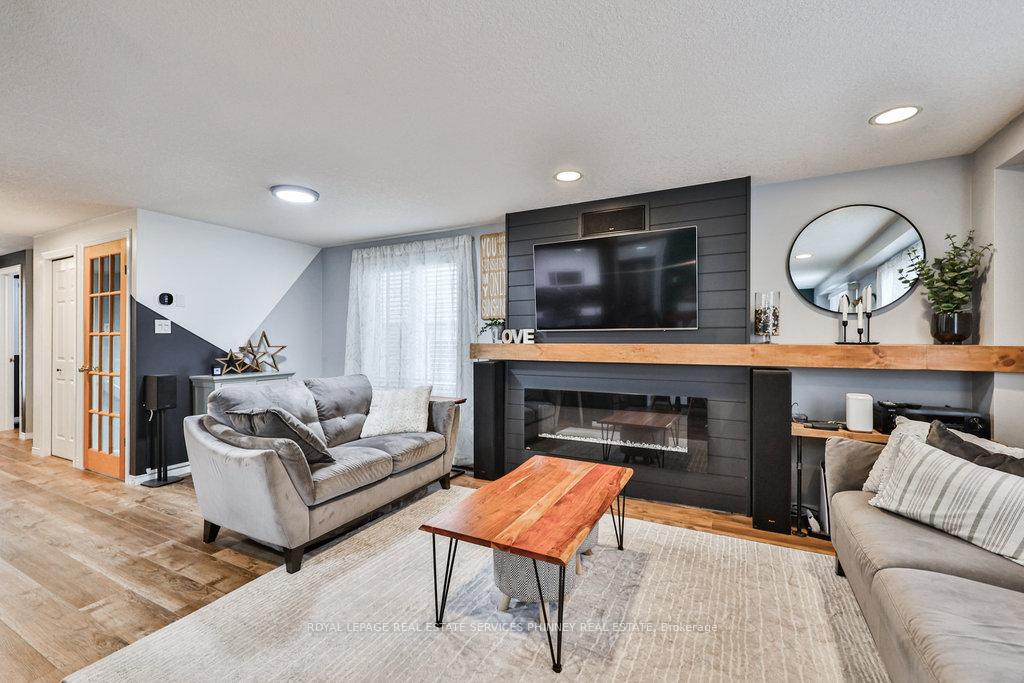 Photo 8 of 19 Tisdale Court, Kitchener — HOMEH