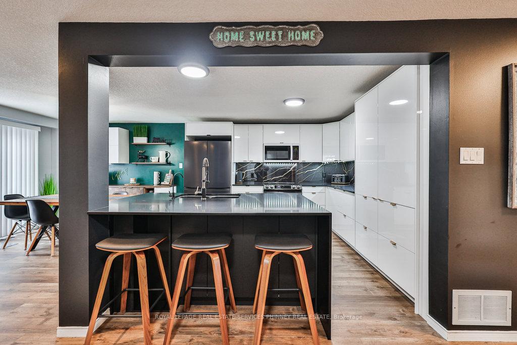 Photo 10 of 19 Tisdale Court, Kitchener — HOMEH