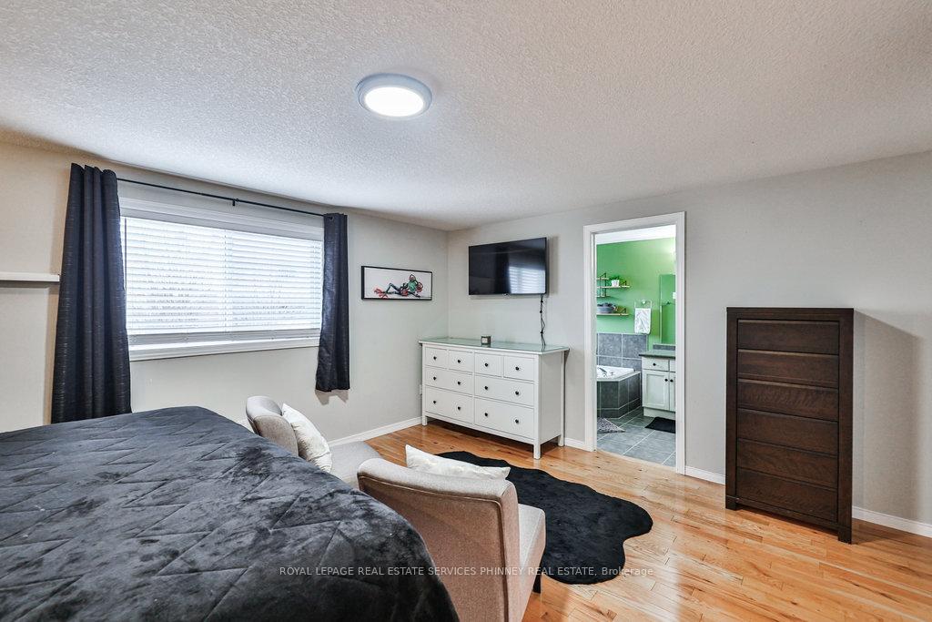 Photo 20 of 19 Tisdale Court, Kitchener — HOMEH