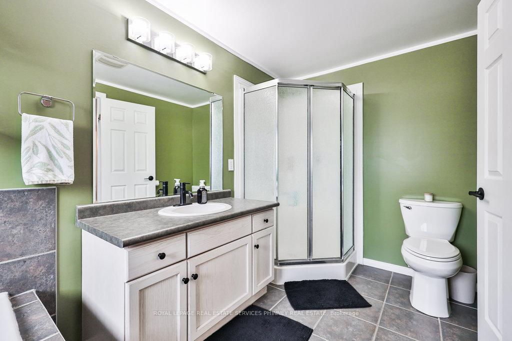 Photo 21 of 19 Tisdale Court, Kitchener — HOMEH