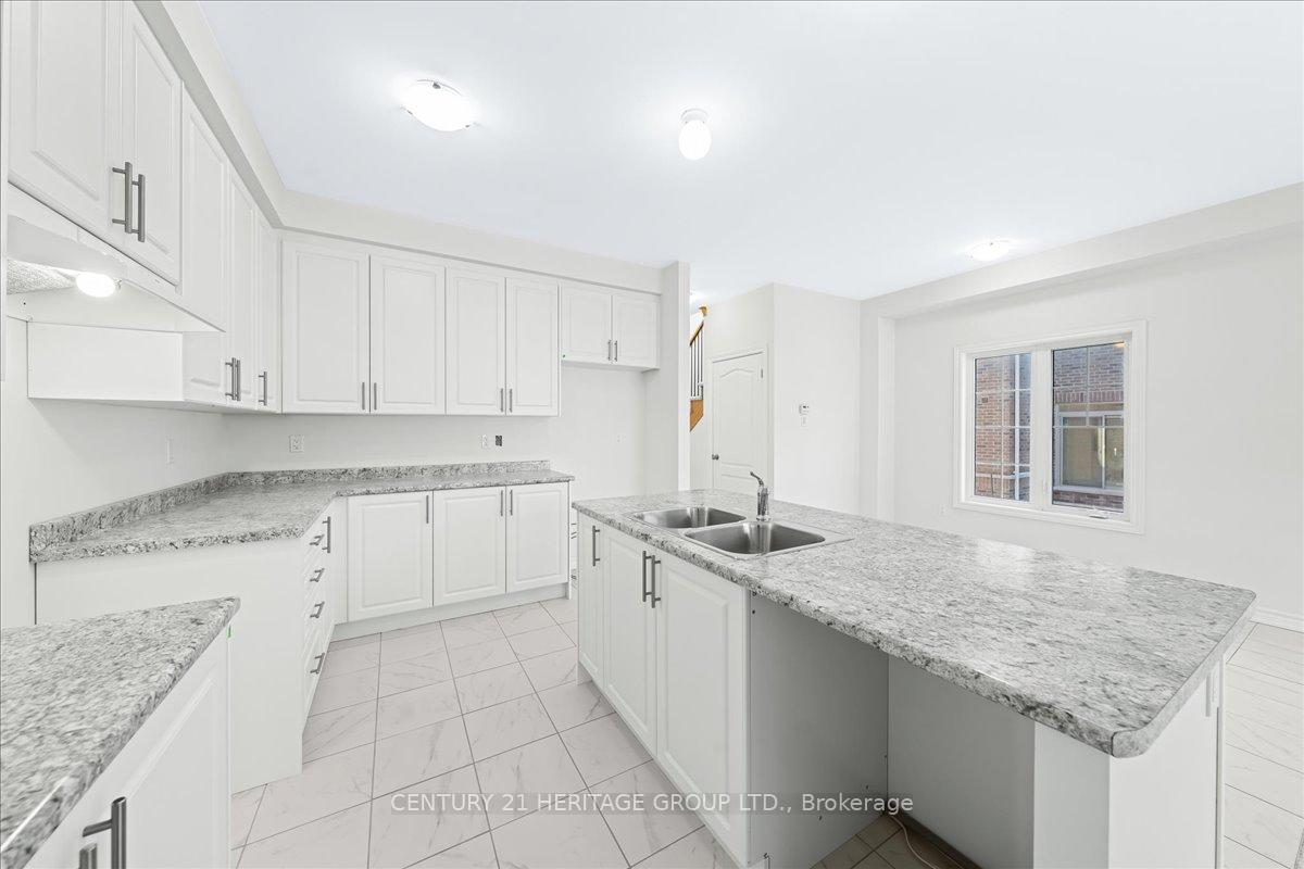 Photo 11 of 124 Robin Trail, Scugog, Port Perry — HOMEH