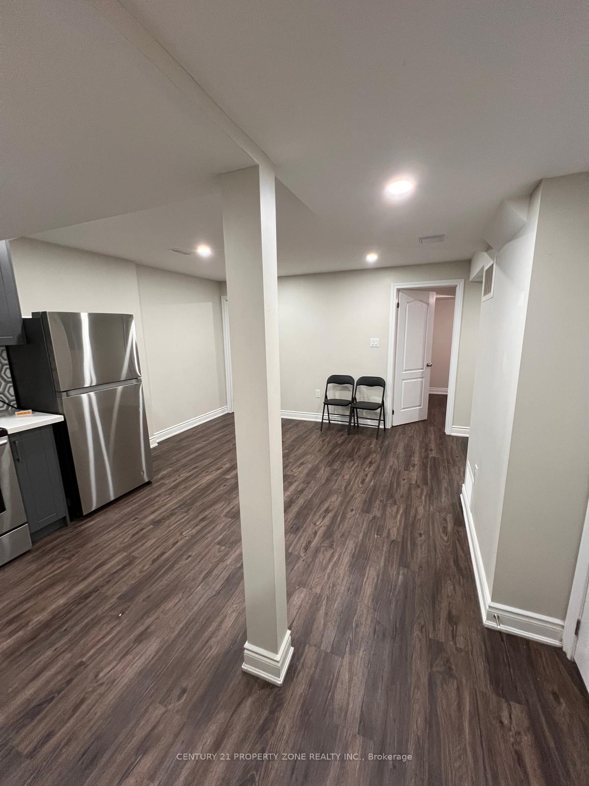 Photo 3 of 42 Fordham Road, Brampton, Brampton West — HOMEH