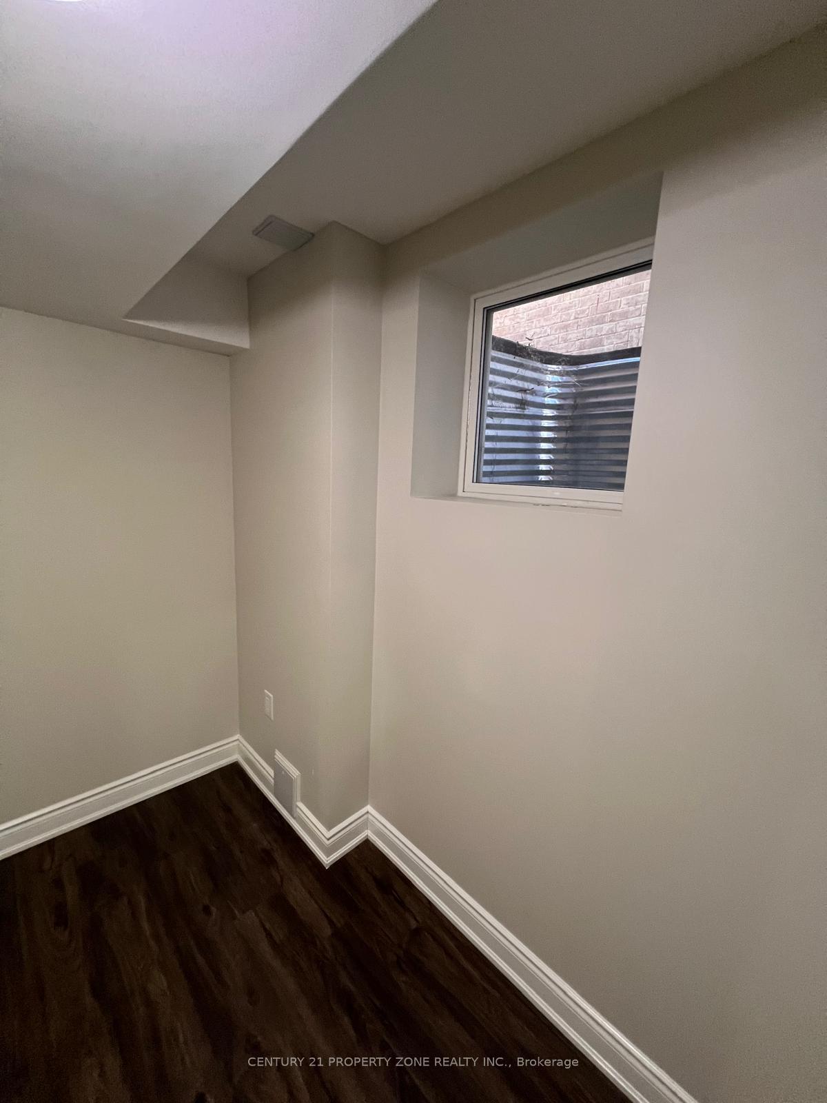 Photo 11 of 42 Fordham Road, Brampton, Brampton West — HOMEH