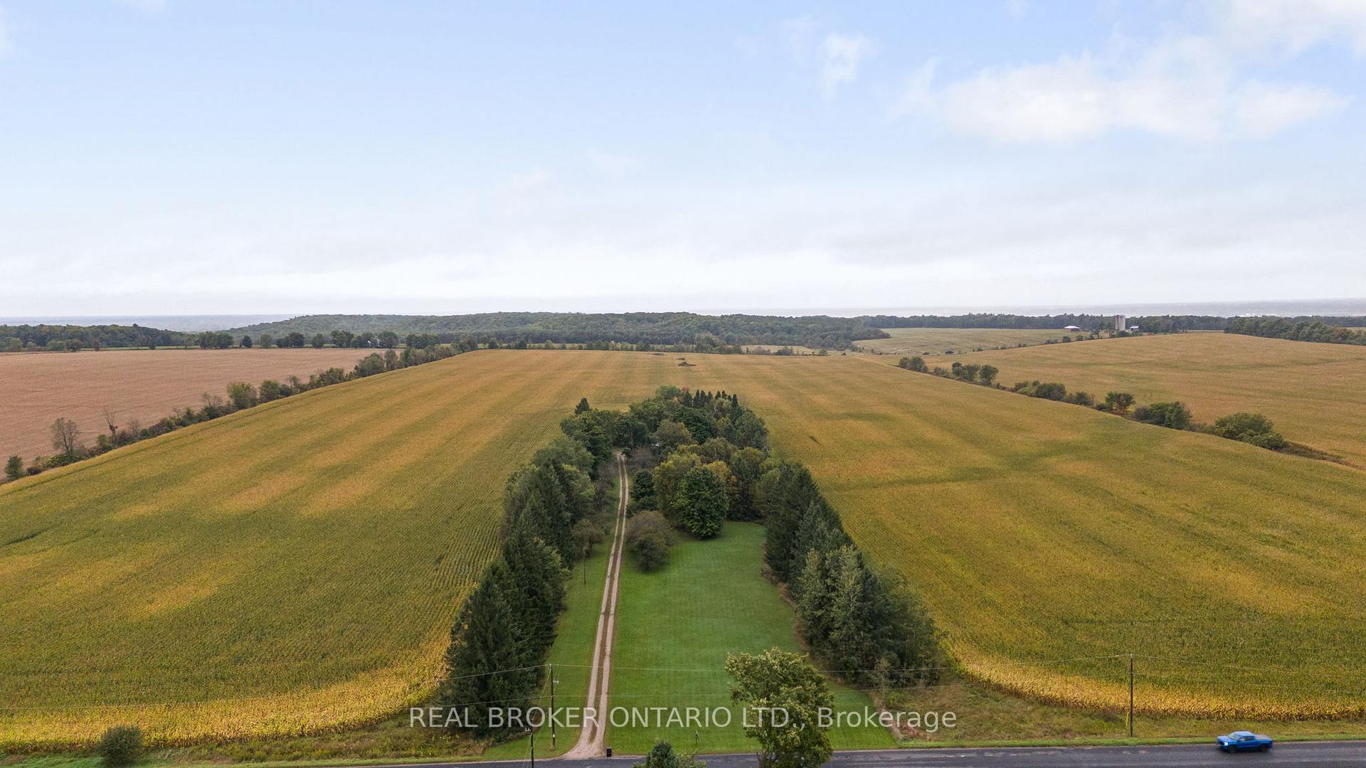 Photo 3 of 2378 Old Second Road N, Springwater, Rural Springwater — HOMEH