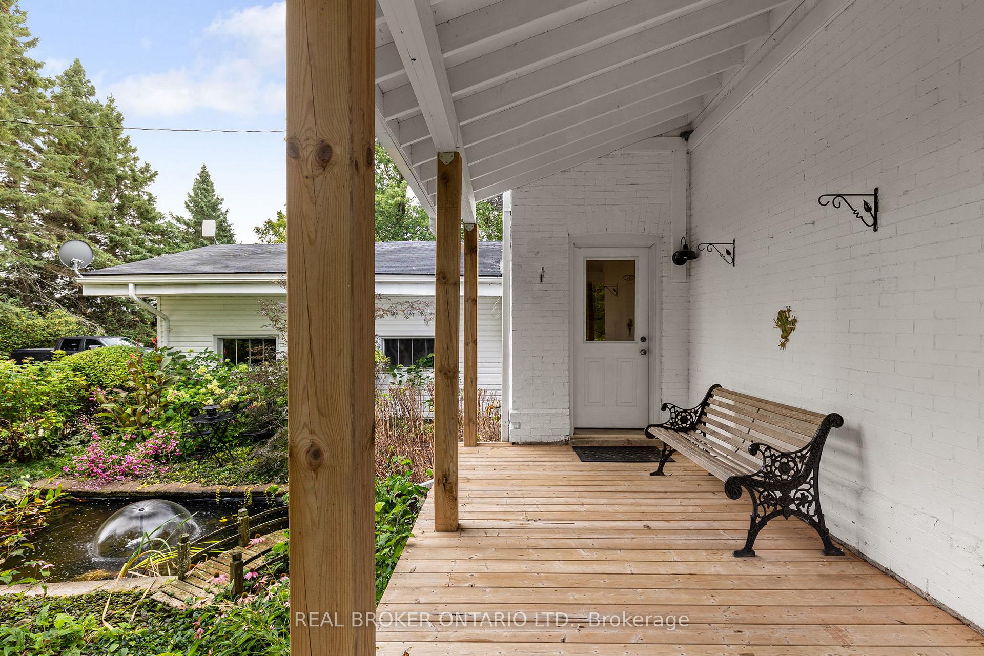 Photo 5 of 2378 Old Second Road N, Springwater, Rural Springwater — HOMEH