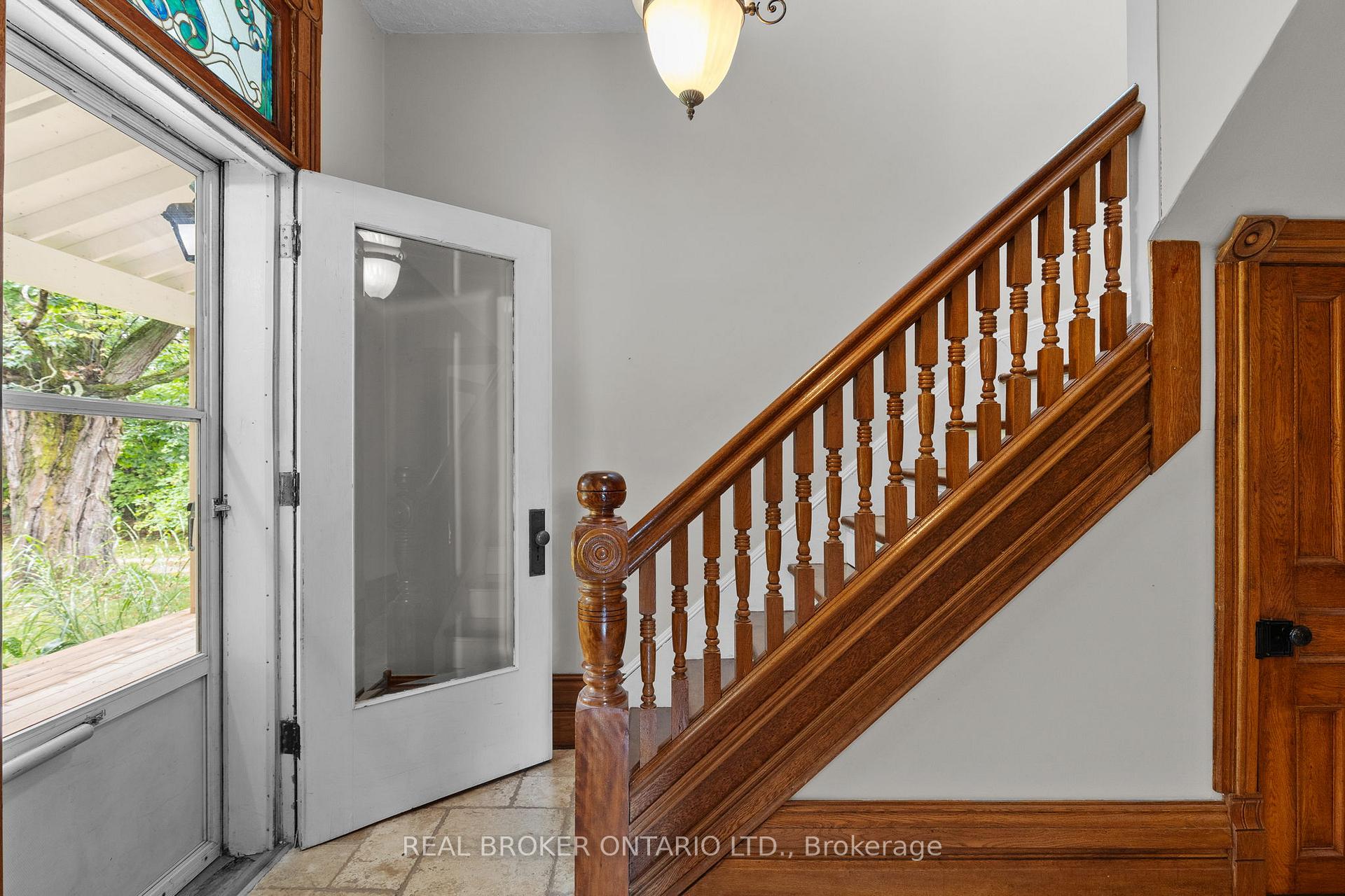 Photo 9 of 2378 Old Second Road N, Springwater, Rural Springwater — HOMEH