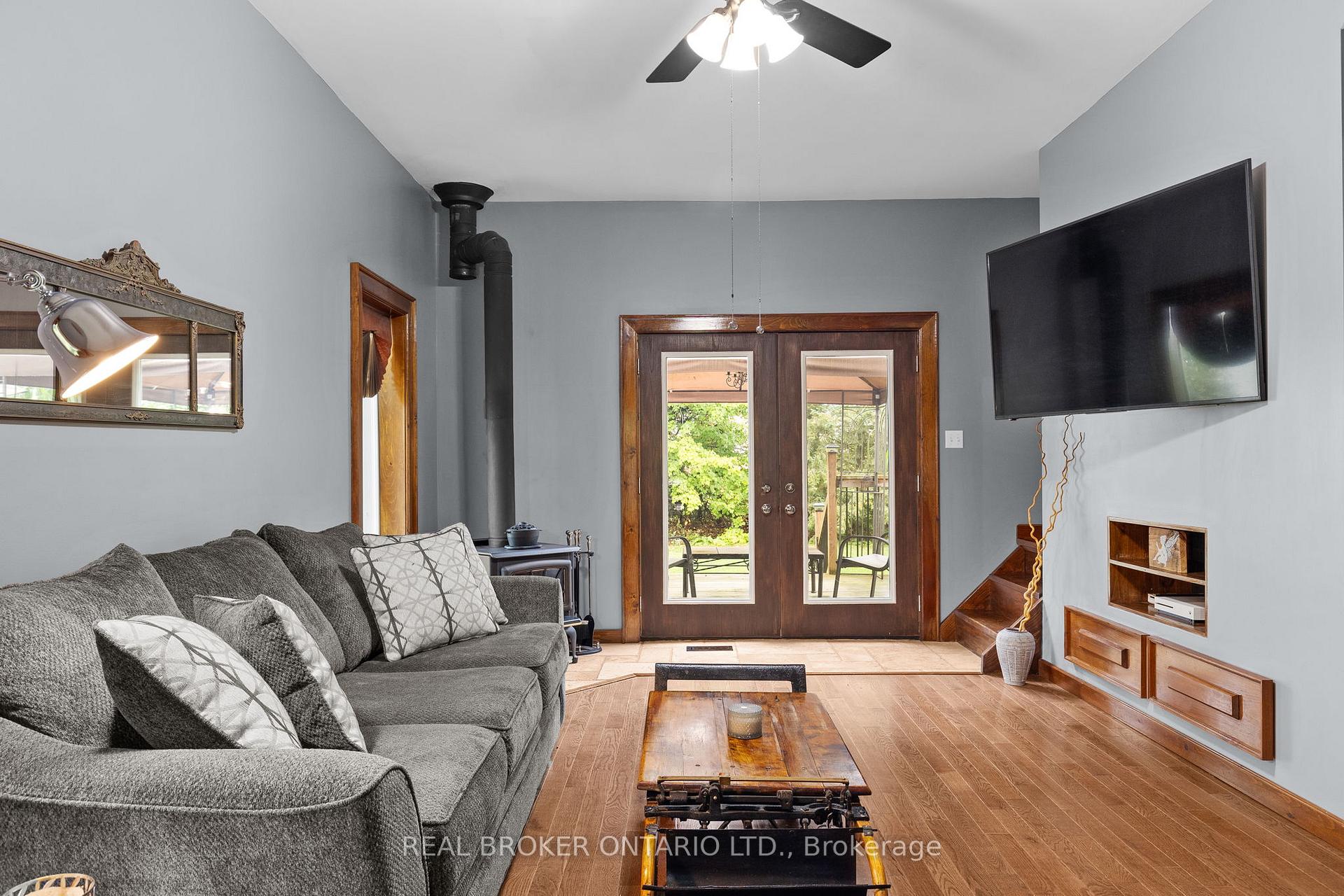 Photo 17 of 2378 Old Second Road N, Springwater, Rural Springwater — HOMEH