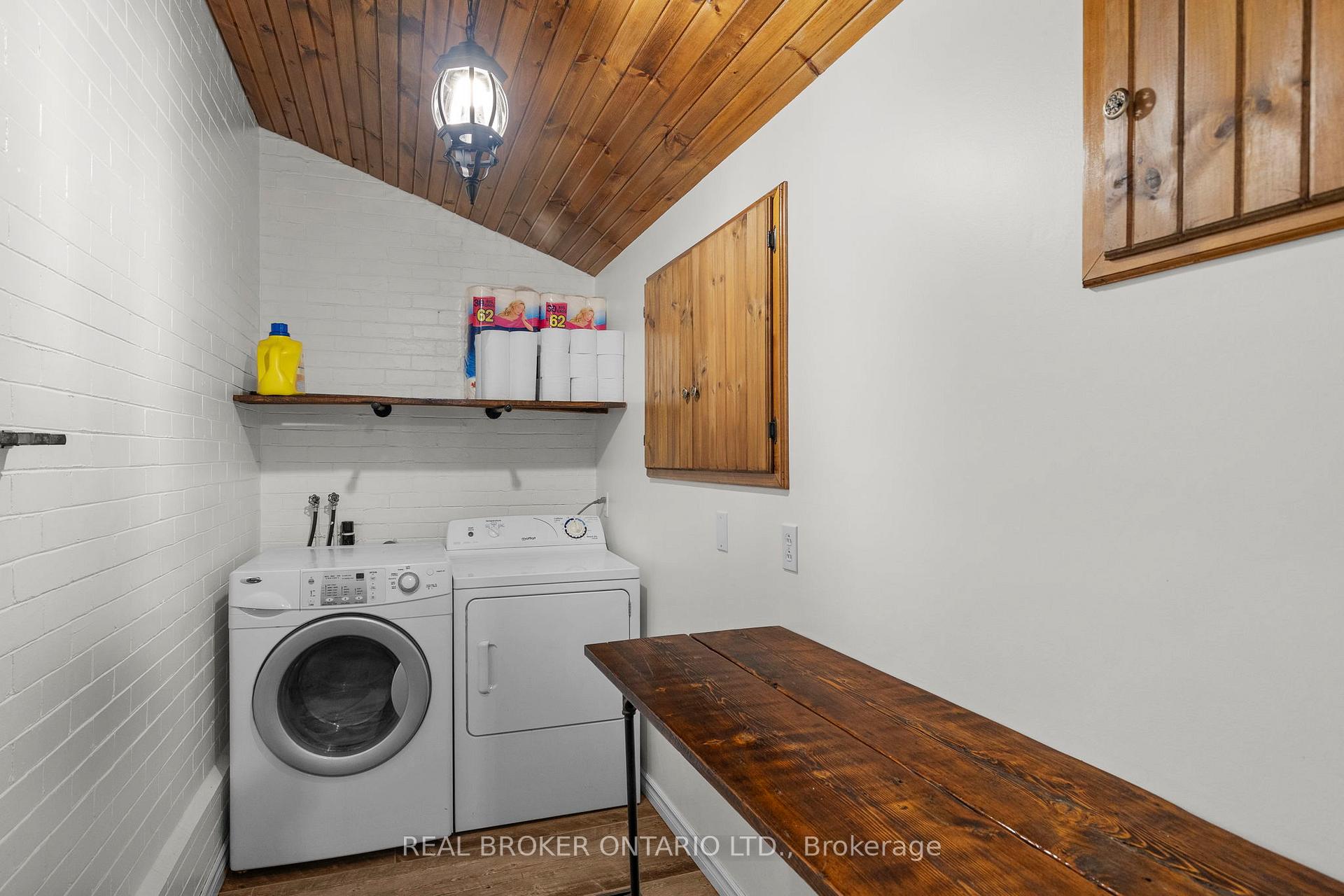 Photo 19 of 2378 Old Second Road N, Springwater, Rural Springwater — HOMEH