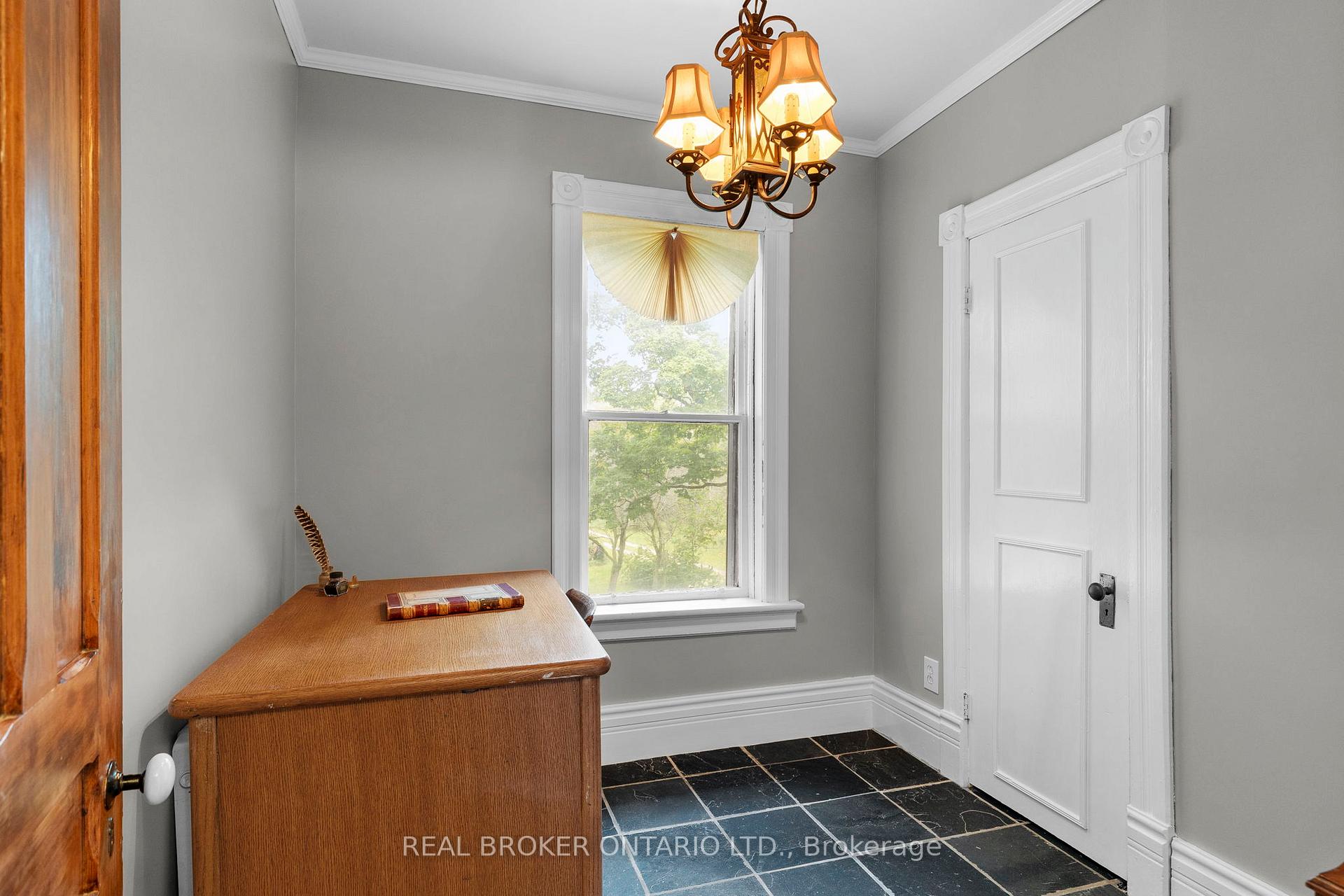 Photo 27 of 2378 Old Second Road N, Springwater, Rural Springwater — HOMEH