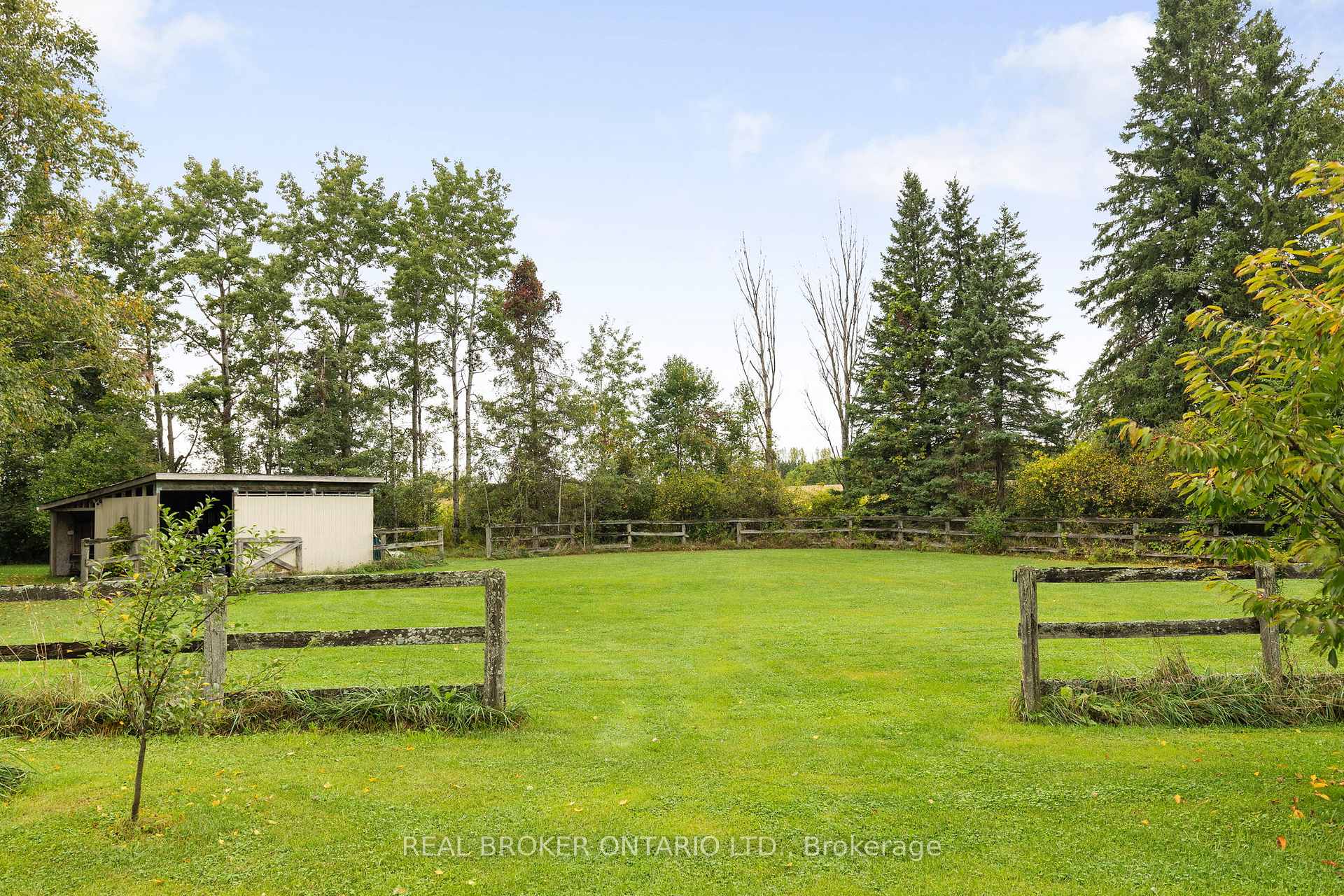 Photo 31 of 2378 Old Second Road N, Springwater, Rural Springwater — HOMEH