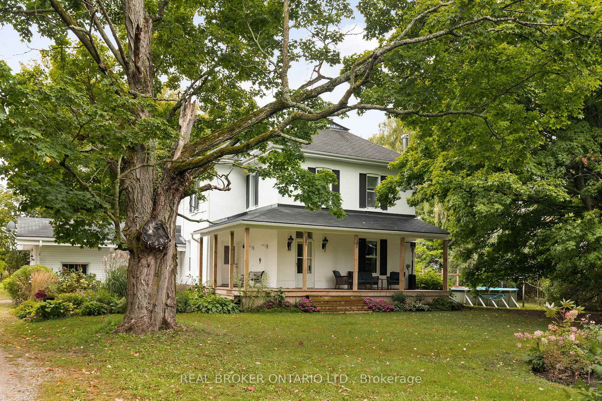 Photo 35 of 2378 Old Second Road N, Springwater, Rural Springwater — HOMEH