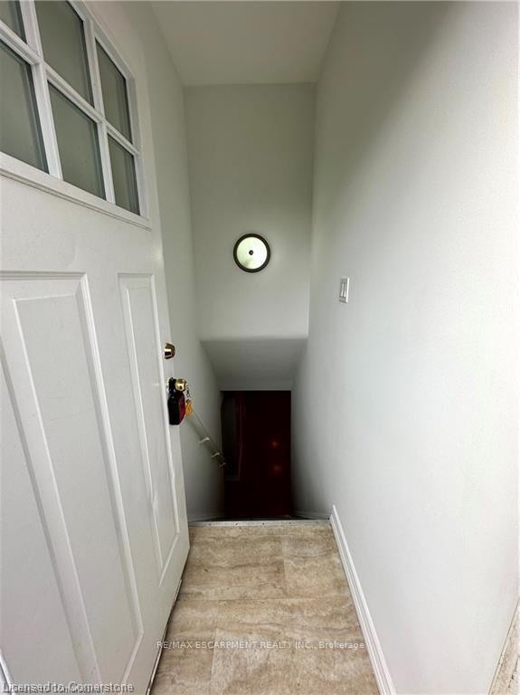 Photo 2 of Unit LOWER, 271 West 2nd Street, Hamilton, Bonnington — HOMEH