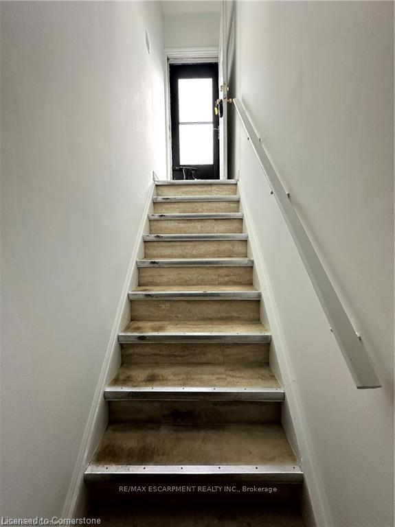 Photo 3 of Unit LOWER, 271 West 2nd Street, Hamilton, Bonnington — HOMEH