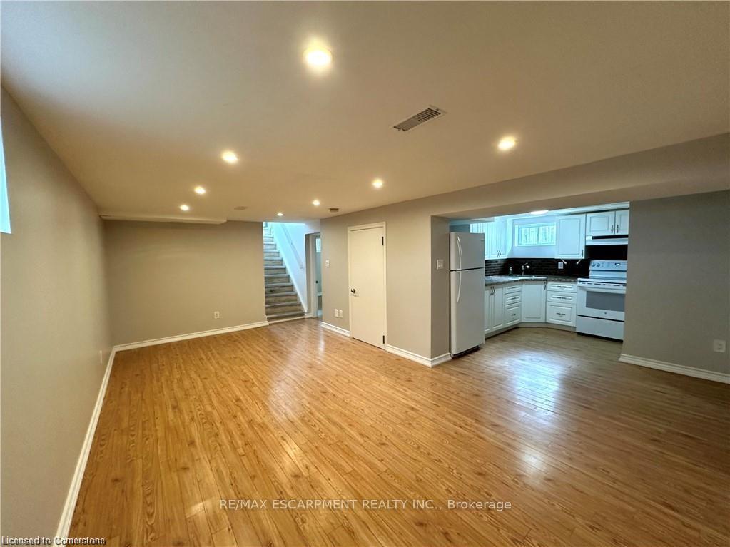 Photo 11 of Unit LOWER, 271 West 2nd Street, Hamilton, Bonnington — HOMEH