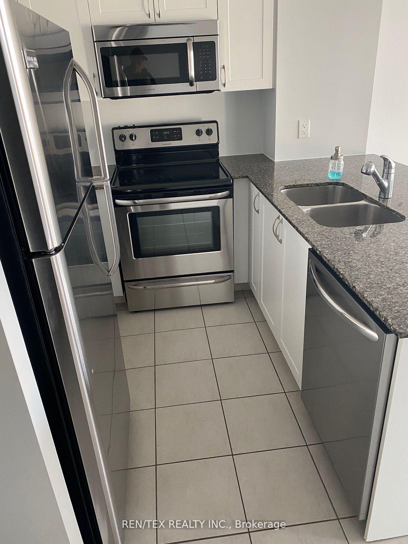 Photo 5 of Unit 602, 4700 Highway 7, Vaughan, East Woodbridge — HOMEH